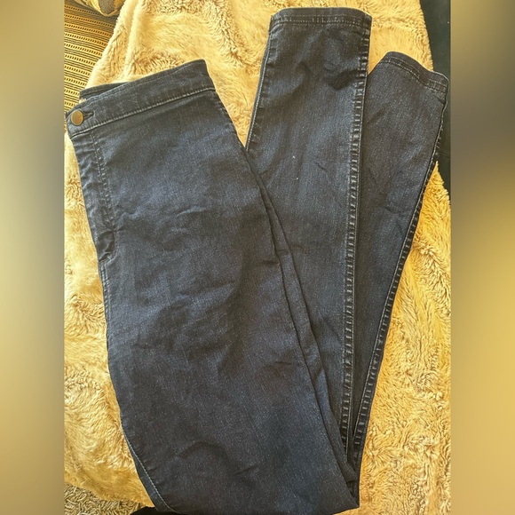 American apparel easy Jean size medium. EUC. Dark denim skinny pant. - Picture 6 of 9